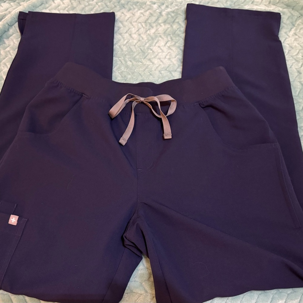 Figs, Kade Cargo in Navy, Small